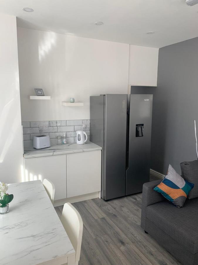 Smeaton Serviced Accommodation Ливърпул Екстериор снимка