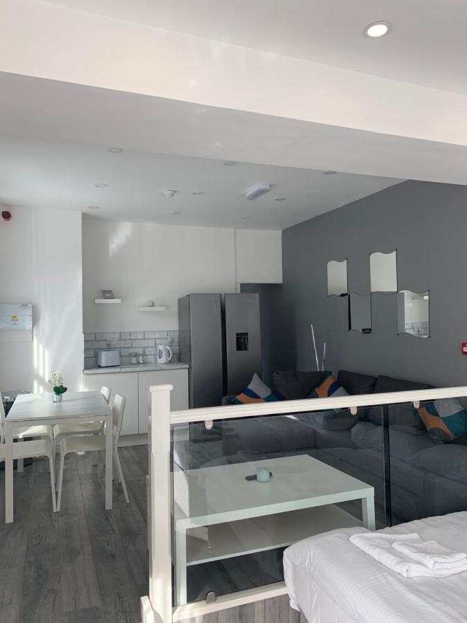 Smeaton Serviced Accommodation Ливърпул Екстериор снимка